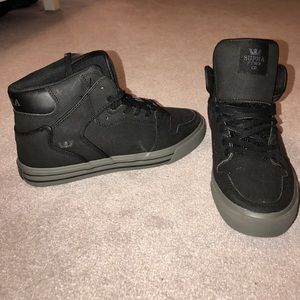 Classic Black Supra Vaider