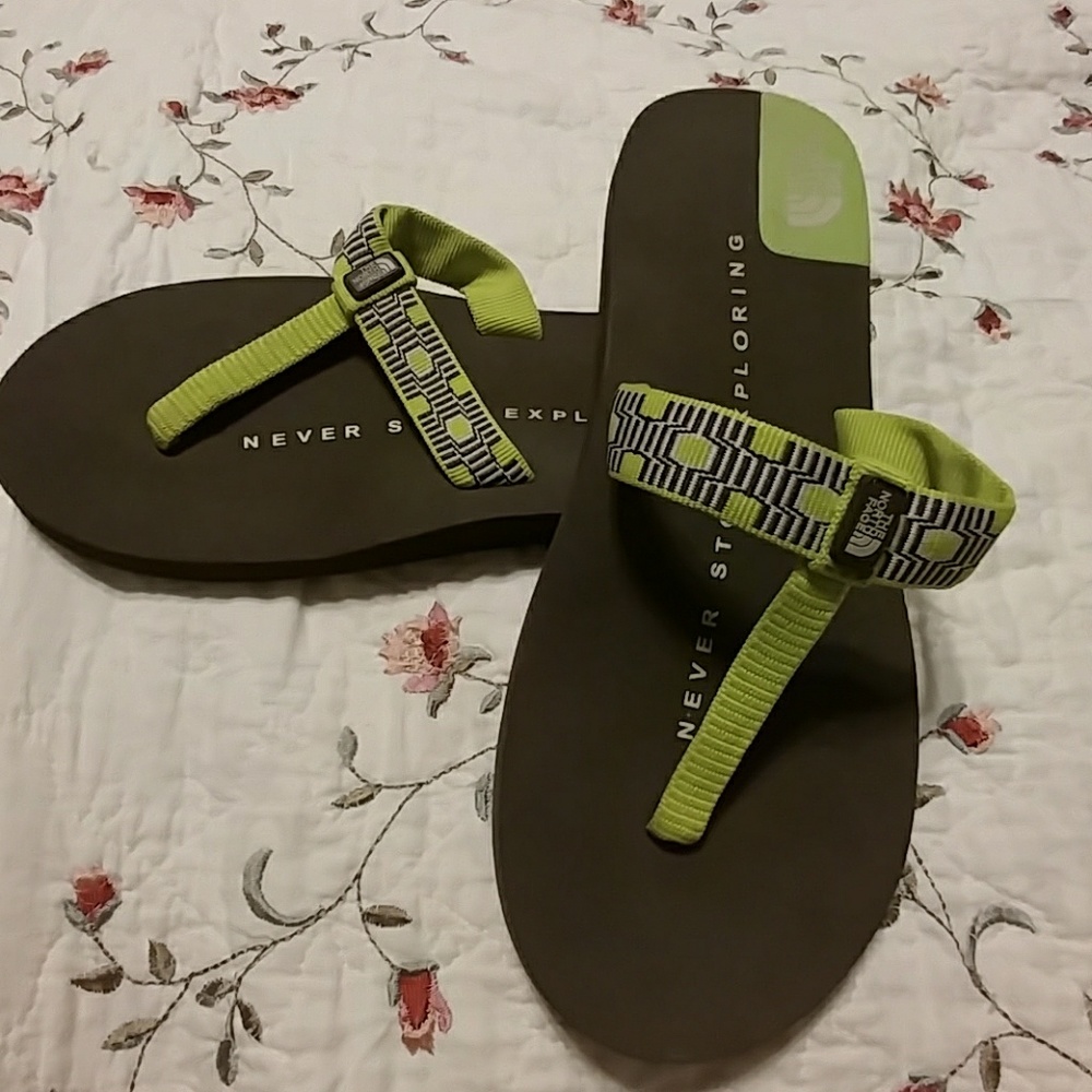 The north face flip flops