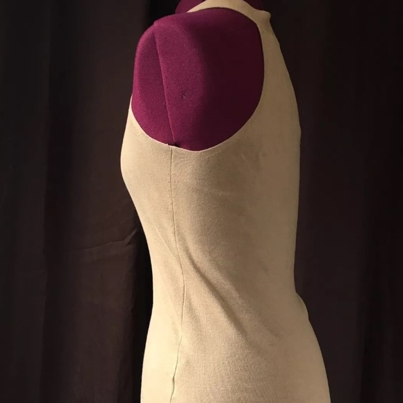 Banana Republic light V- Neck Halter Knit Top - Picture 2 of 2