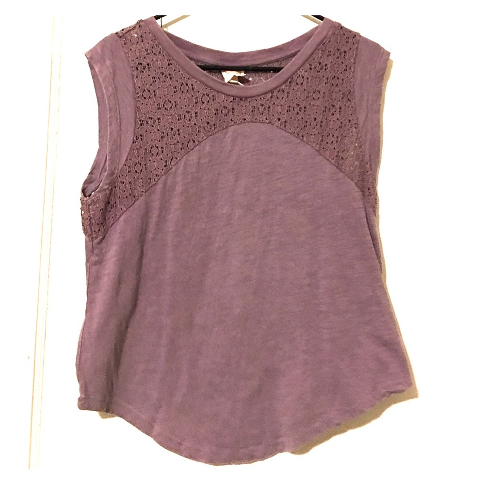 Light Purple Sleeveless shirt!