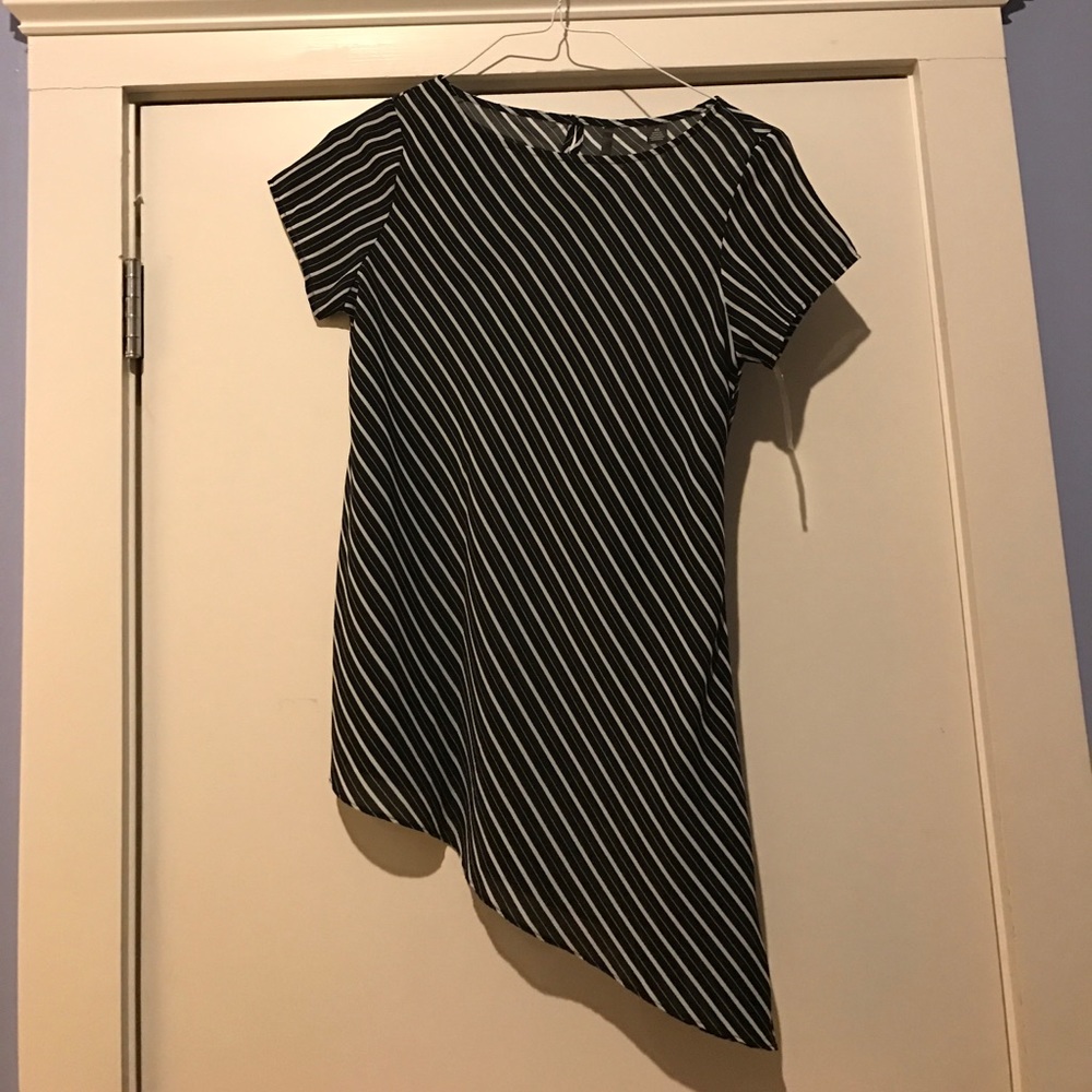 Cute spring shirt!! Airy and beautiful