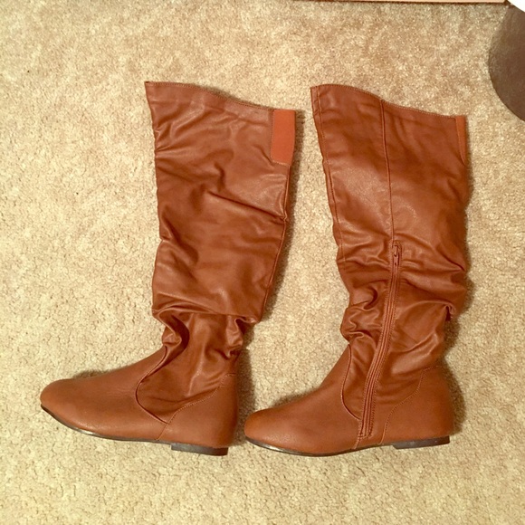 Size 8 Wide Calf Boots - Picture 1 of 2