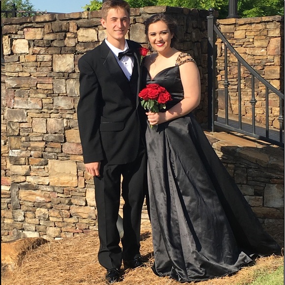 Black Sherri Hill prom dress - Picture 2 of 4