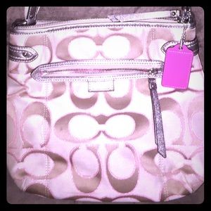 Daisy Outline Signature Metallic Crossbody