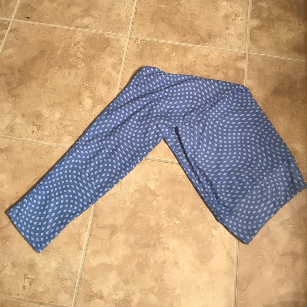 LuLaRoe Tall and Curvy Leggings 💙