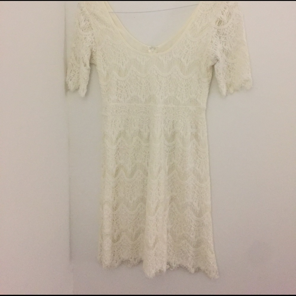 Ivory dress with beautiful scallop lace