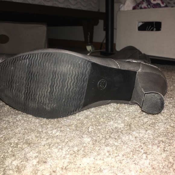 Women's boot with heel - Picture 3 of 3