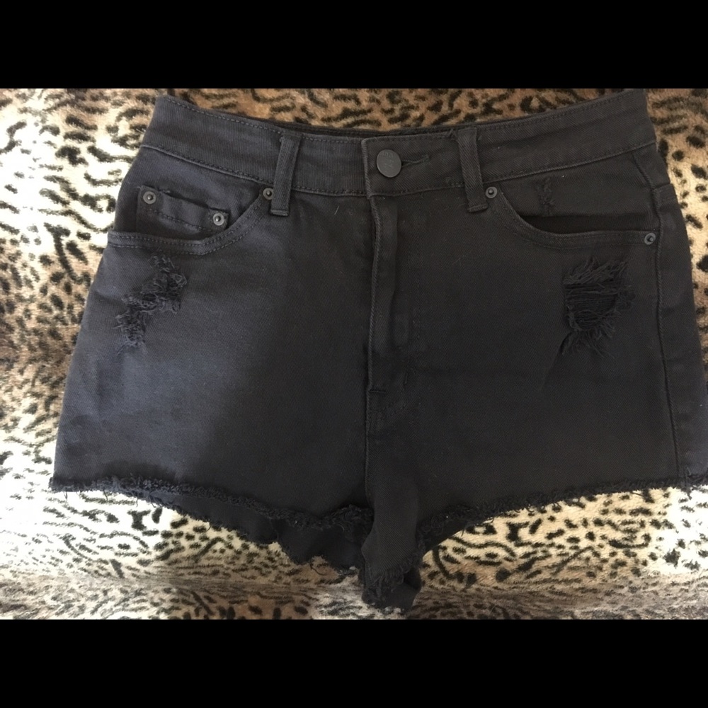 BCBG distressed jean short