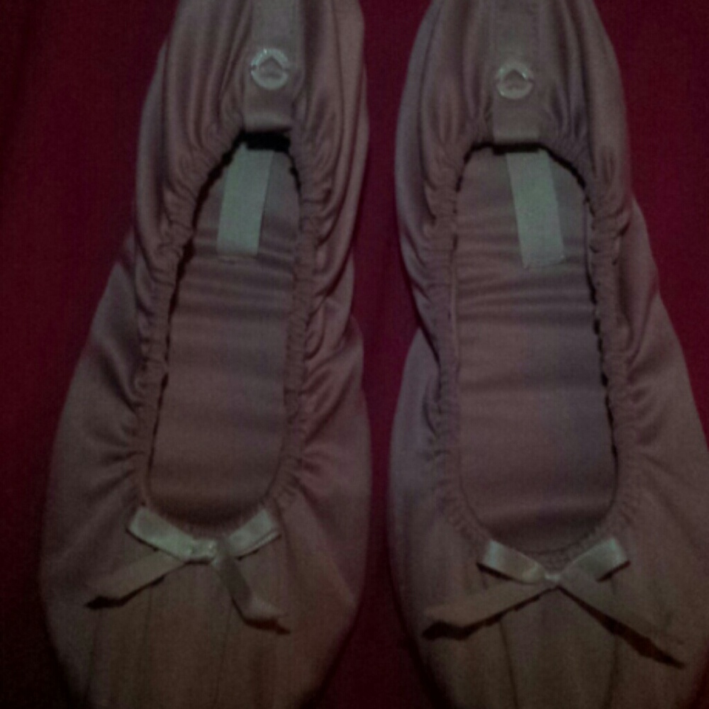 VS ballet flats