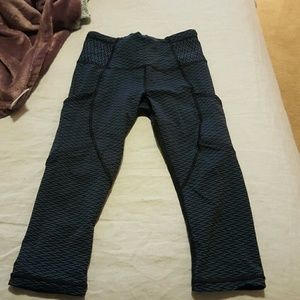 Lulu lemon Outrun 17" crop leggings