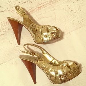 GUESS by Marciano gold leather platform heels