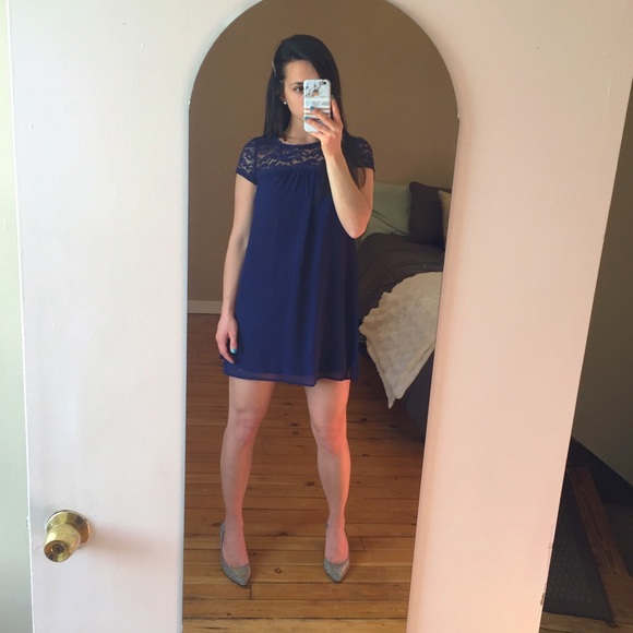 Blue Illusion Lace Neckline Shift Dress - Picture 2 of 7