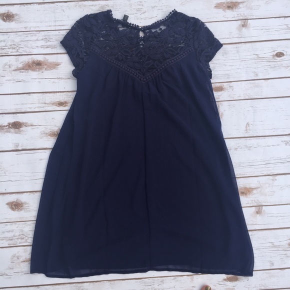 Blue Illusion Lace Neckline Shift Dress - Picture 6 of 7