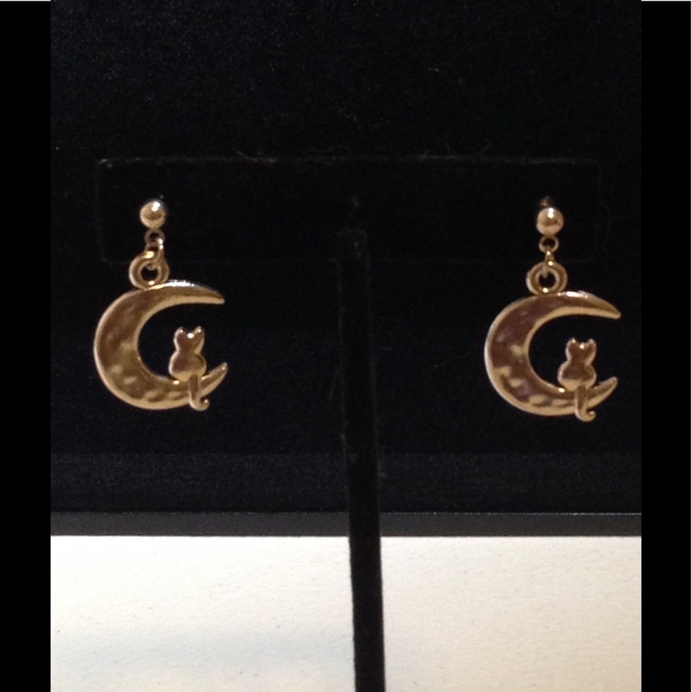 SOLD OUT Silver Cat in the Moon Stud Earrings - Picture 1 of 2