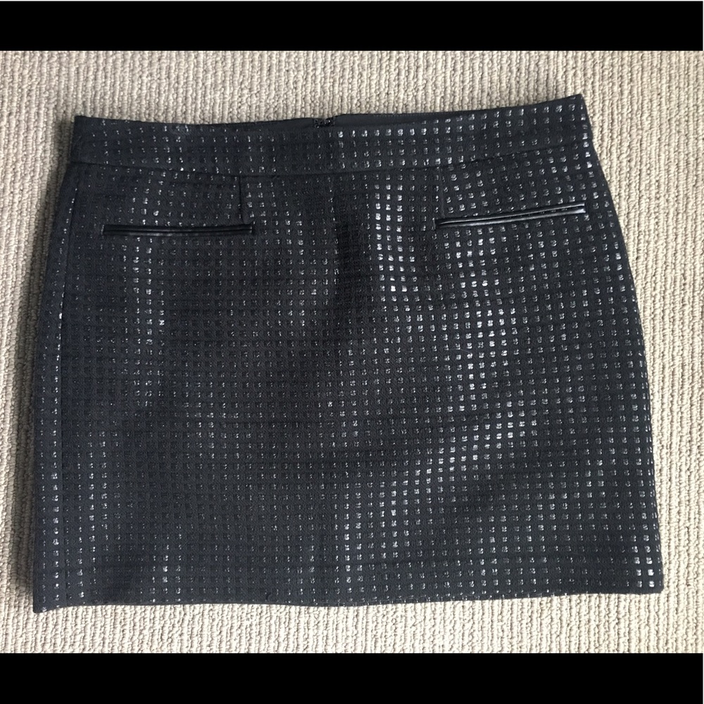 EUC Gap Black Miniskirt with Leather Trim Sz 8