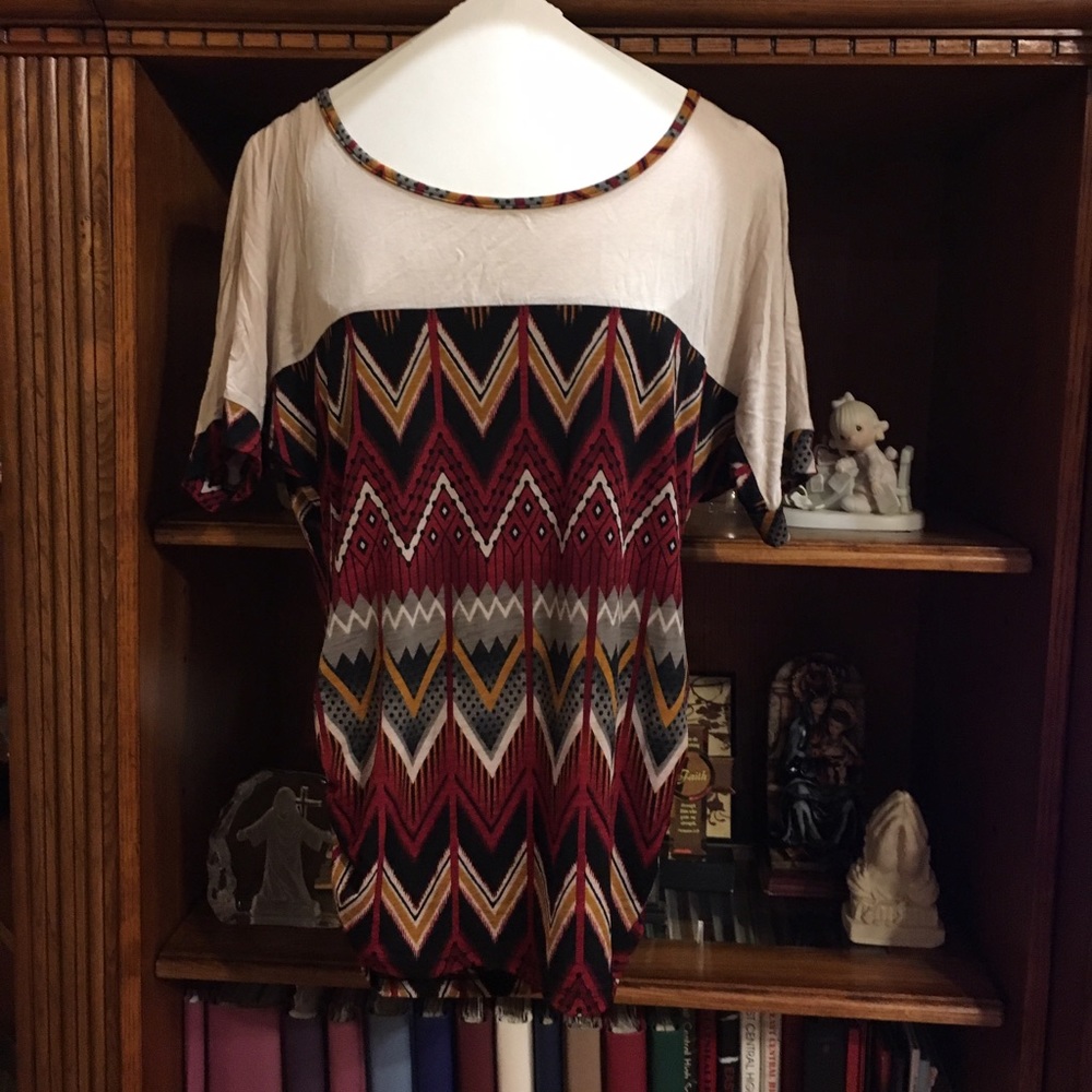 🌸Aztec pattern top in bold colors