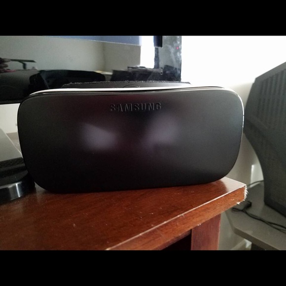 VR GEAR - Picture 1 of 3