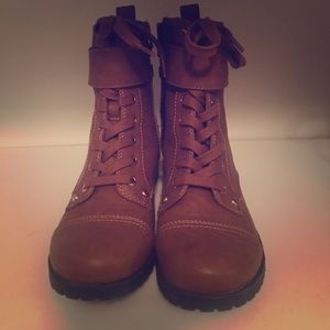 Combat boots