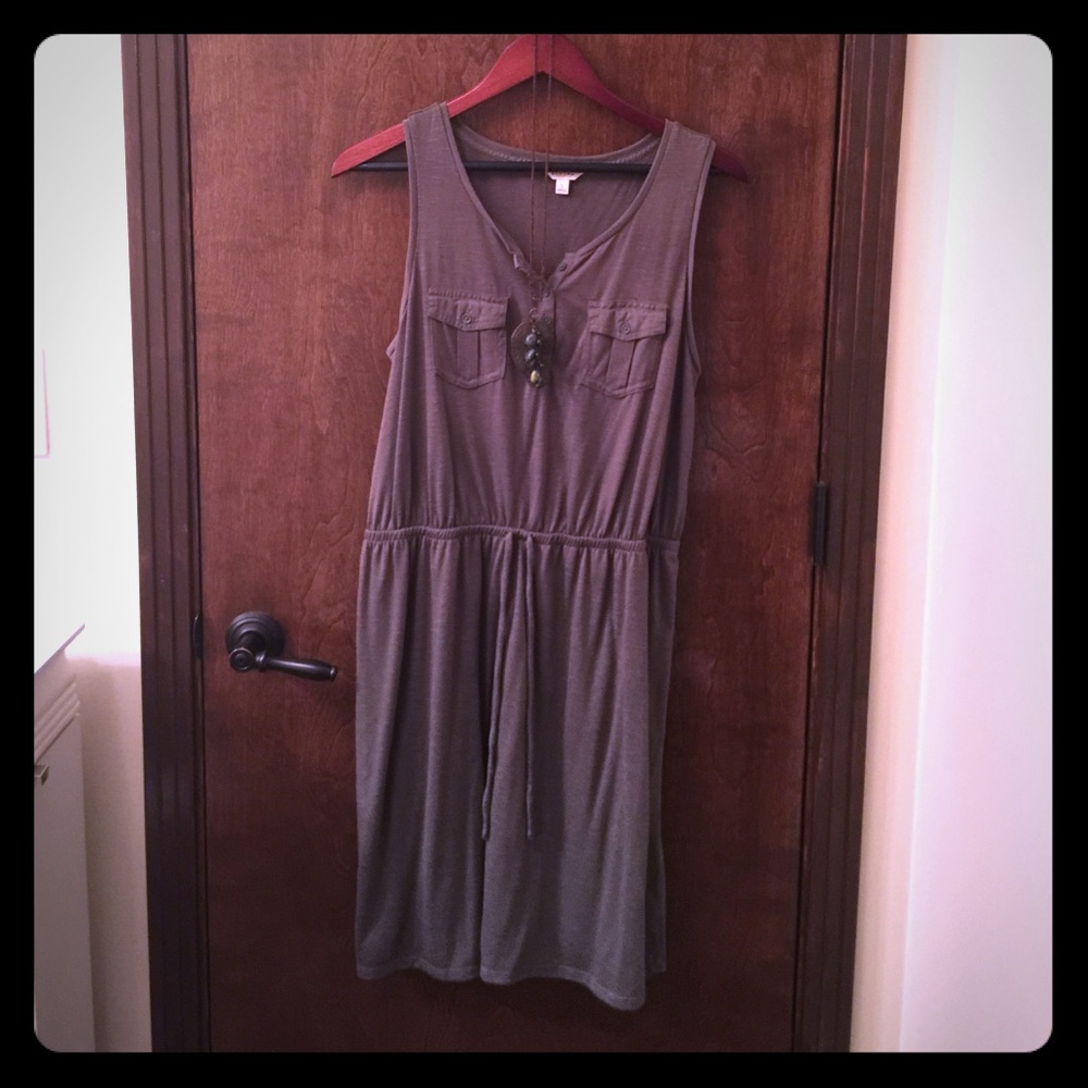 Sleeveless everyday dress