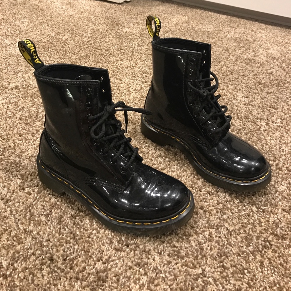 Dr.Martens patent leather boots 🖤