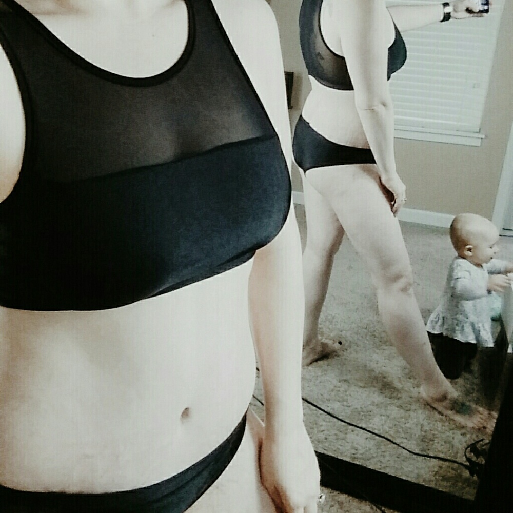 Black bikini - Picture 5 of 5