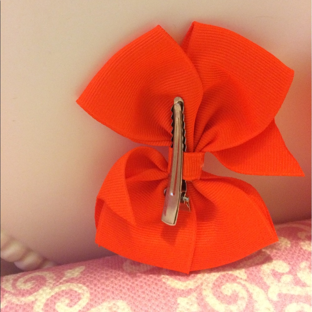 Beautiful Bow Clips! - Picture 3 of 4