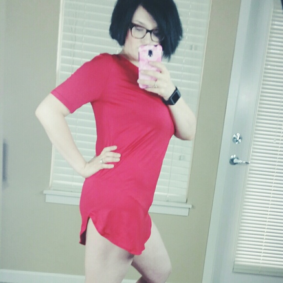 Red dress - Picture 3 of 4