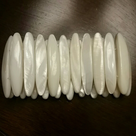 Shell bracelet - Picture 2 of 3
