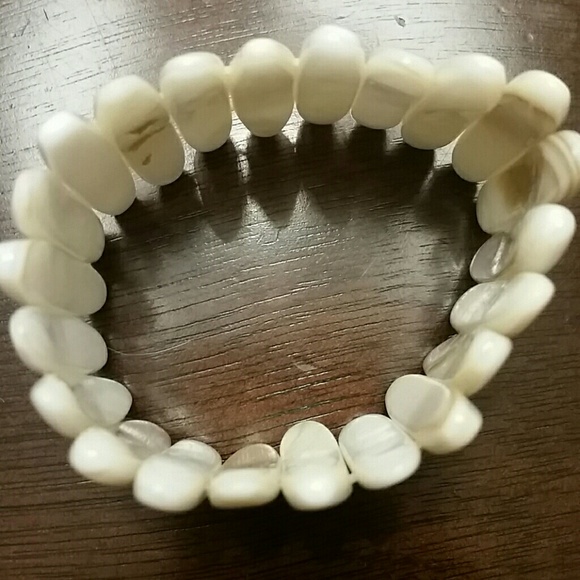 Shell bracelet - Picture 3 of 3