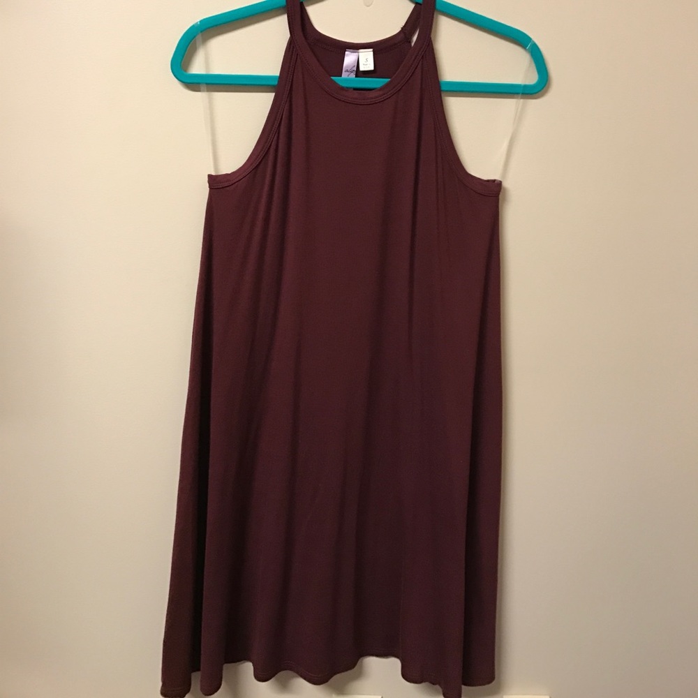 Basic maroon dress