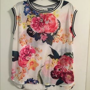 Great Stylus Floral Top