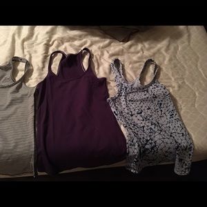Set of 5 Lulu tanks --size 4 great condition!