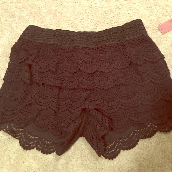 Shorts - Picture 1 of 2