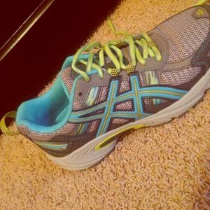 asics running shoes