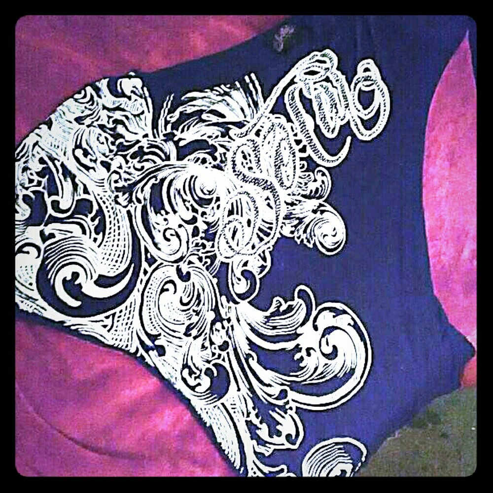 So Cal off shoulder shirt