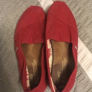 Red TOMS