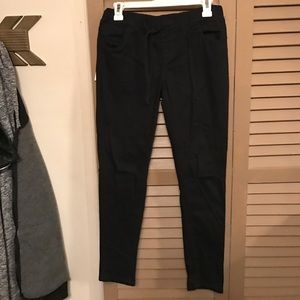 Sweatpant top jeans - rips in the knees