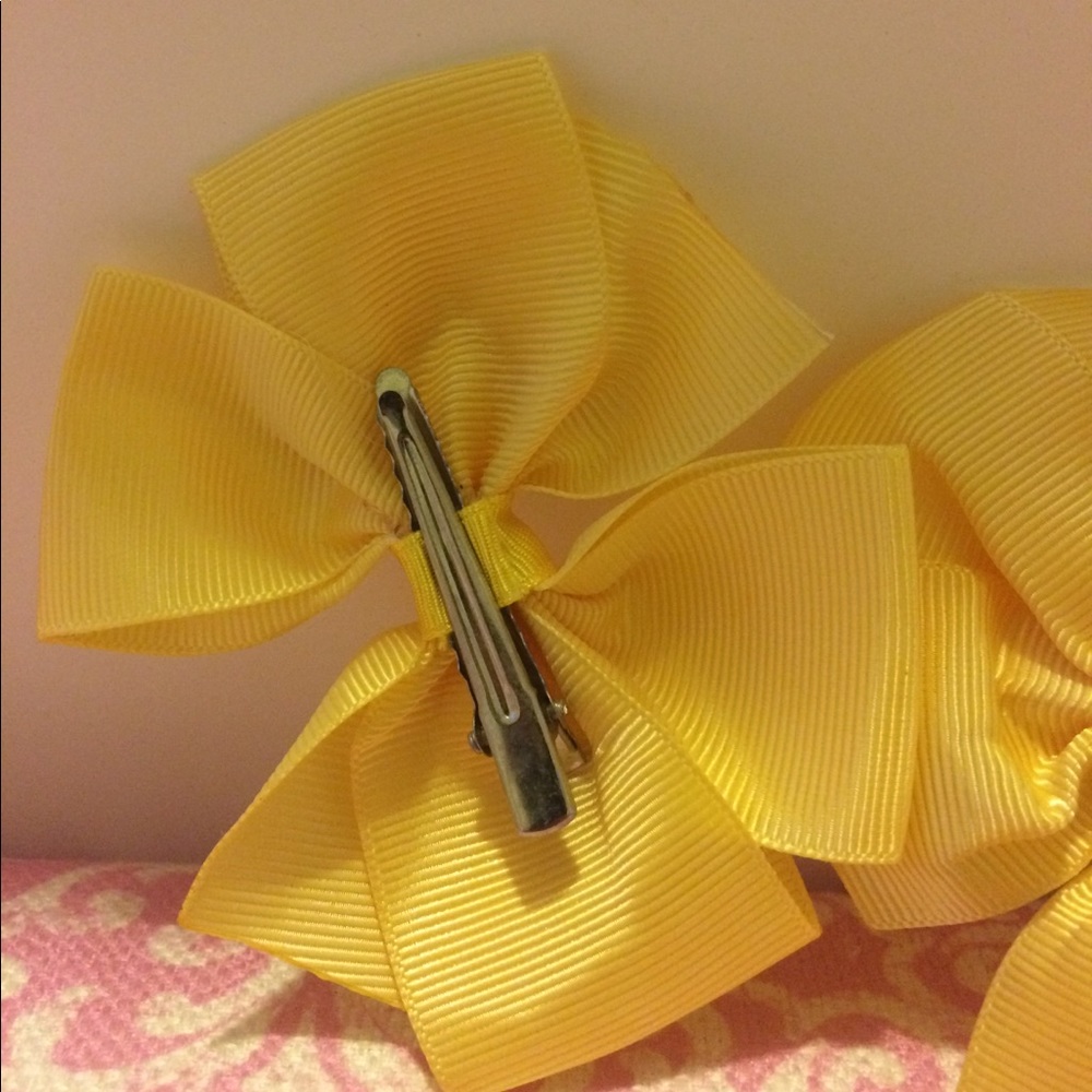 Beautiful Bow Clips! - Picture 3 of 4