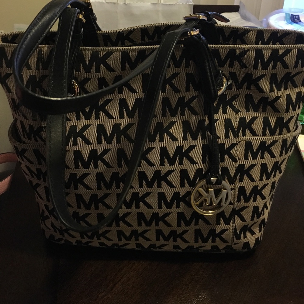 USED Michael Kors hand bag