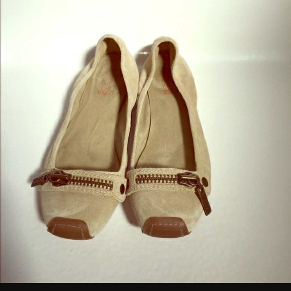 MK tan flats