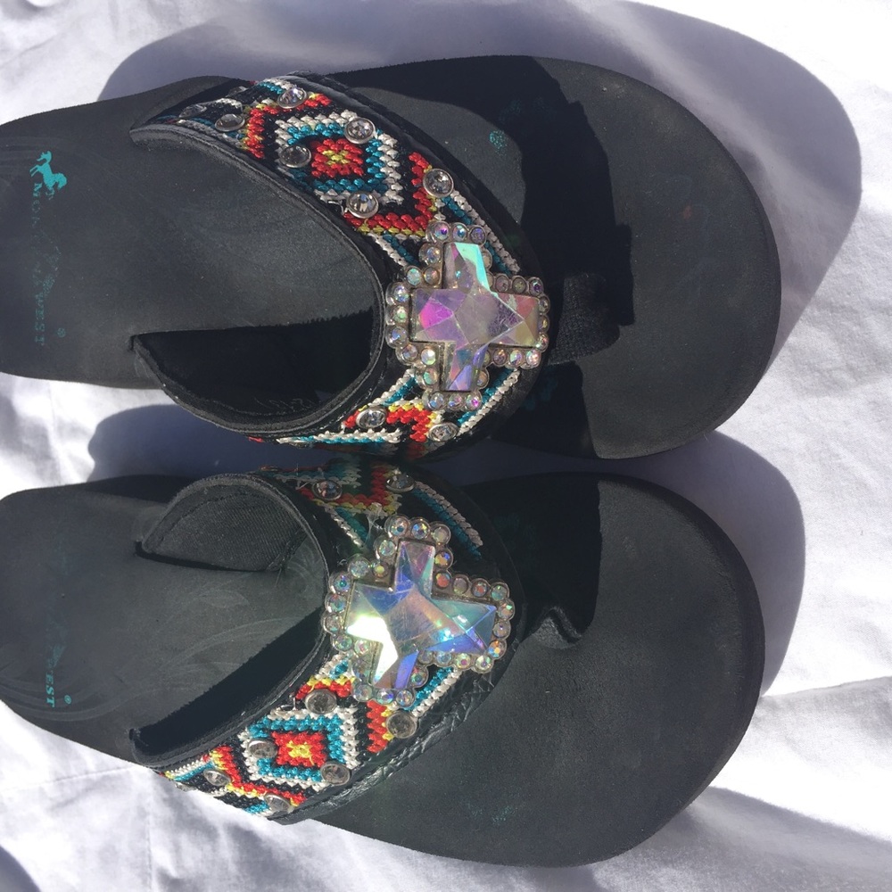Aztec Sandals - Picture 4 of 4