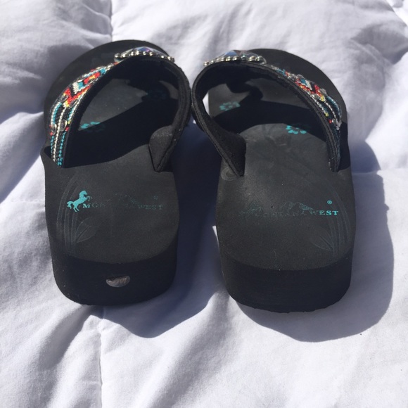 Aztec Sandals - Picture 3 of 4