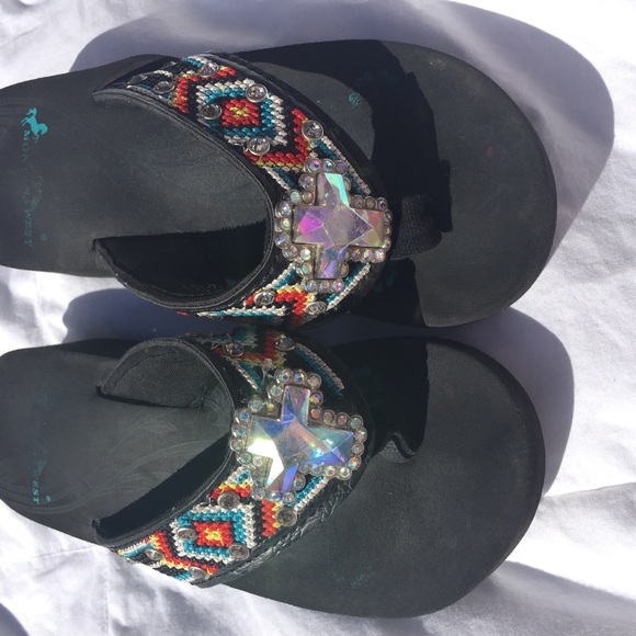 Aztec Sandals - Picture 4 of 4