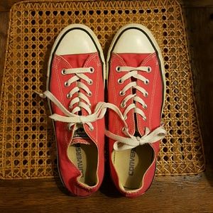 Hot pink Converse
