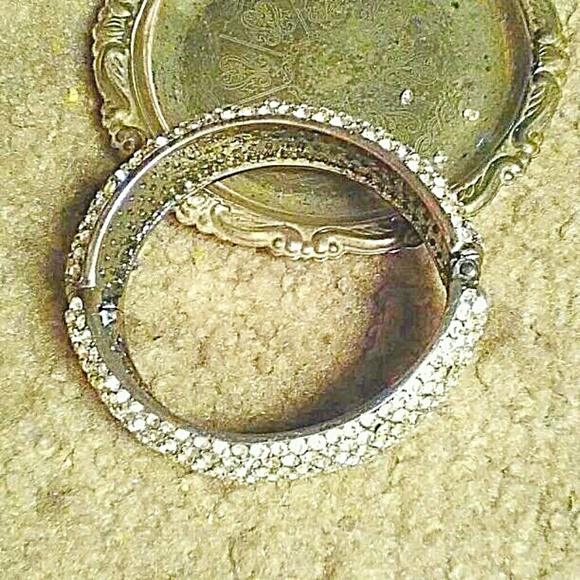 Gem Studded Bracelet - Picture 4 of 4