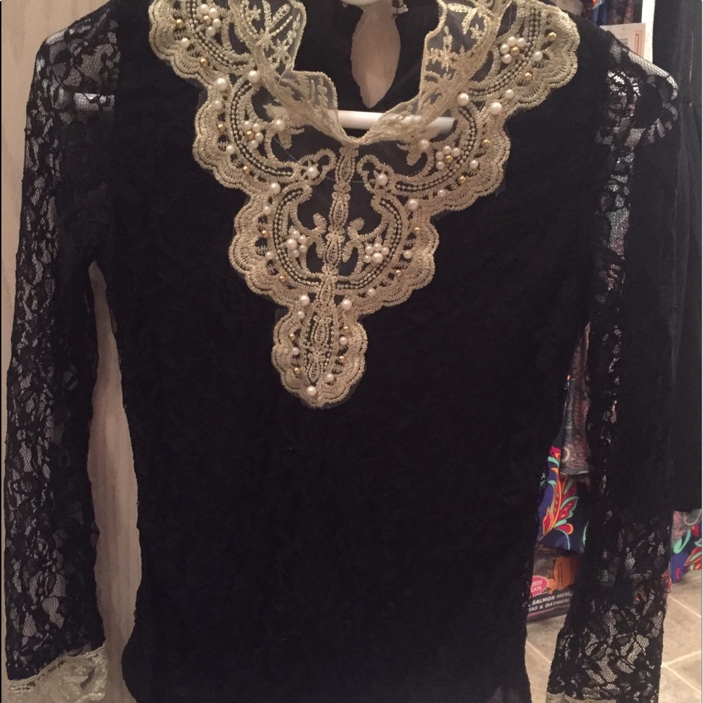 Brand new! Gorgeous lace long sleeve