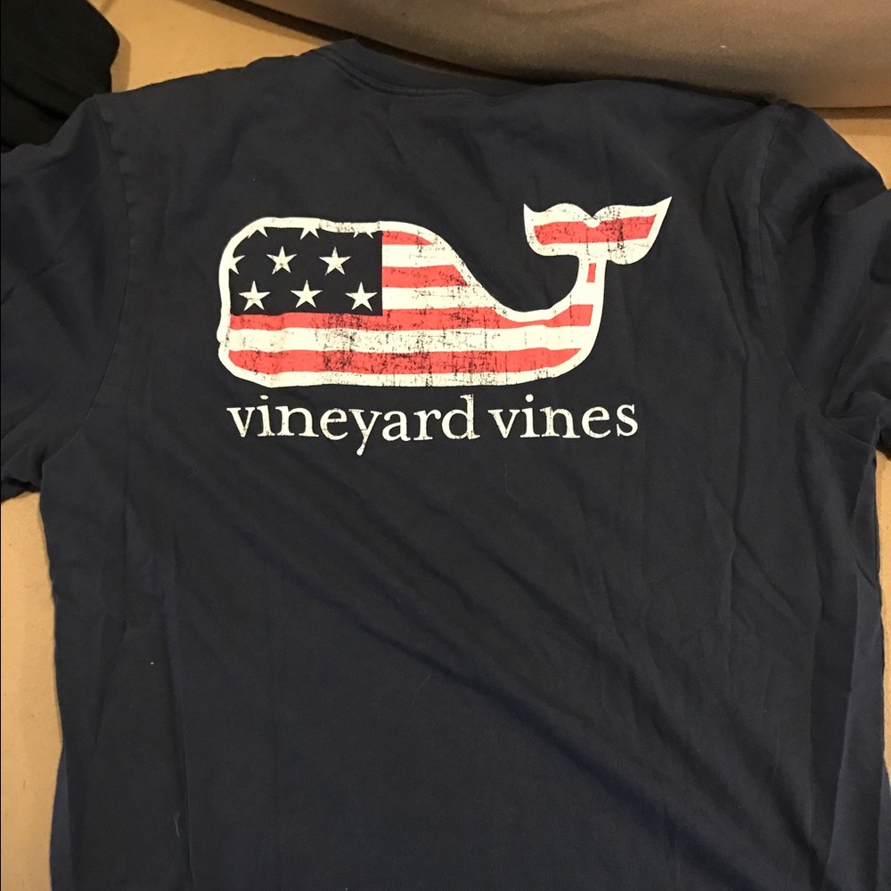 Vineyard vine's size medium men's Tshirt