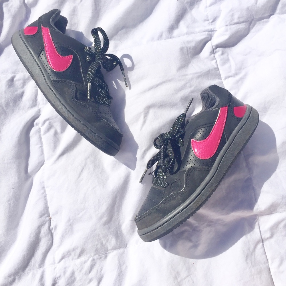 🍭SALE TODAY ONLY🍭Pink Nikes w/ Polka Dot Laces