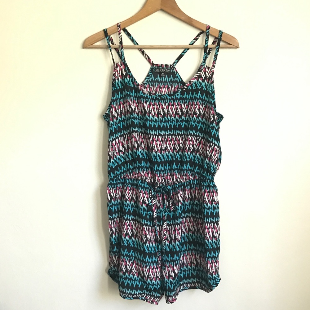 NWT Junior's Geo Printed Sleeveless Romper - Picture 1 of 7