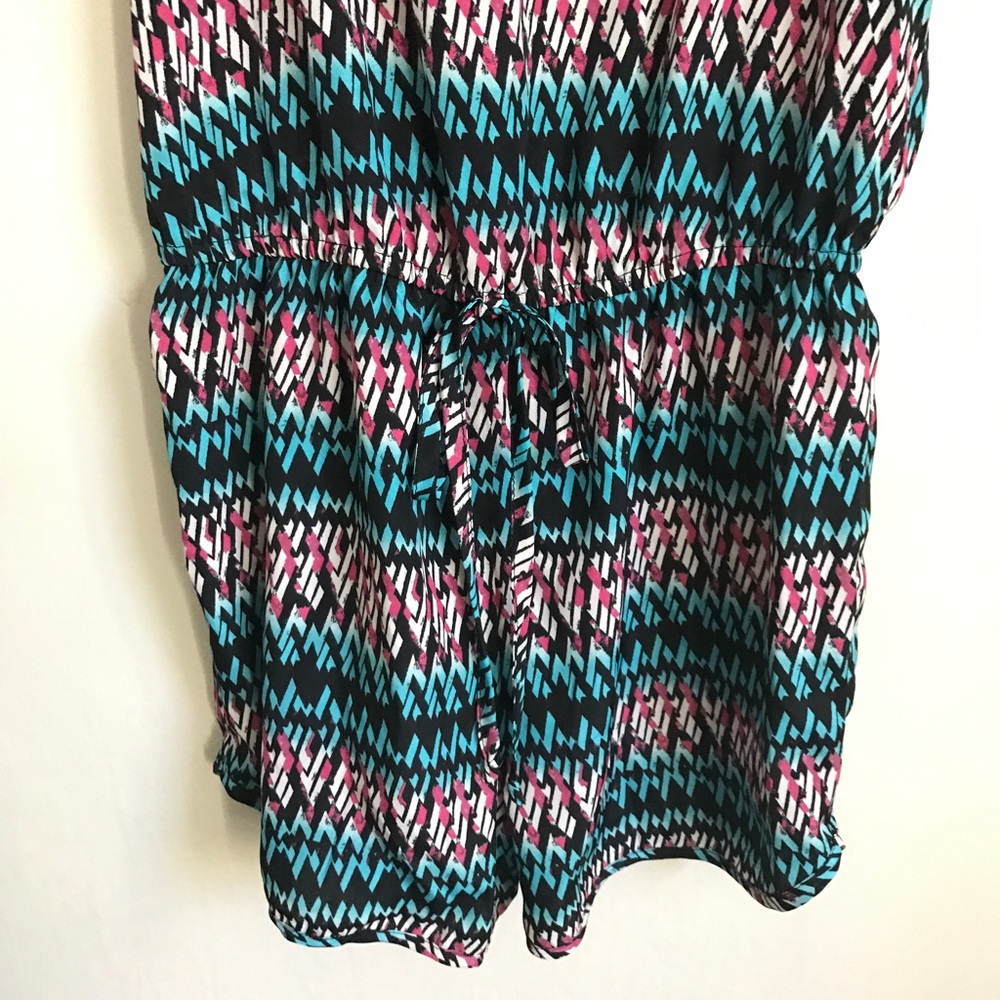 NWT Junior's Geo Printed Sleeveless Romper - Picture 4 of 7